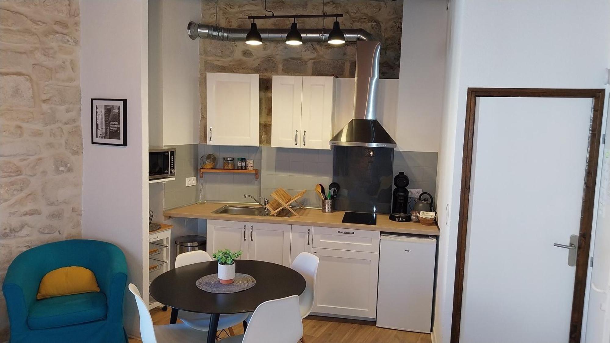 Immeuble 3 Apparts Centre Historique St Gilles Maisoncarreeconciergerie Saint-Gilles  Esterno foto