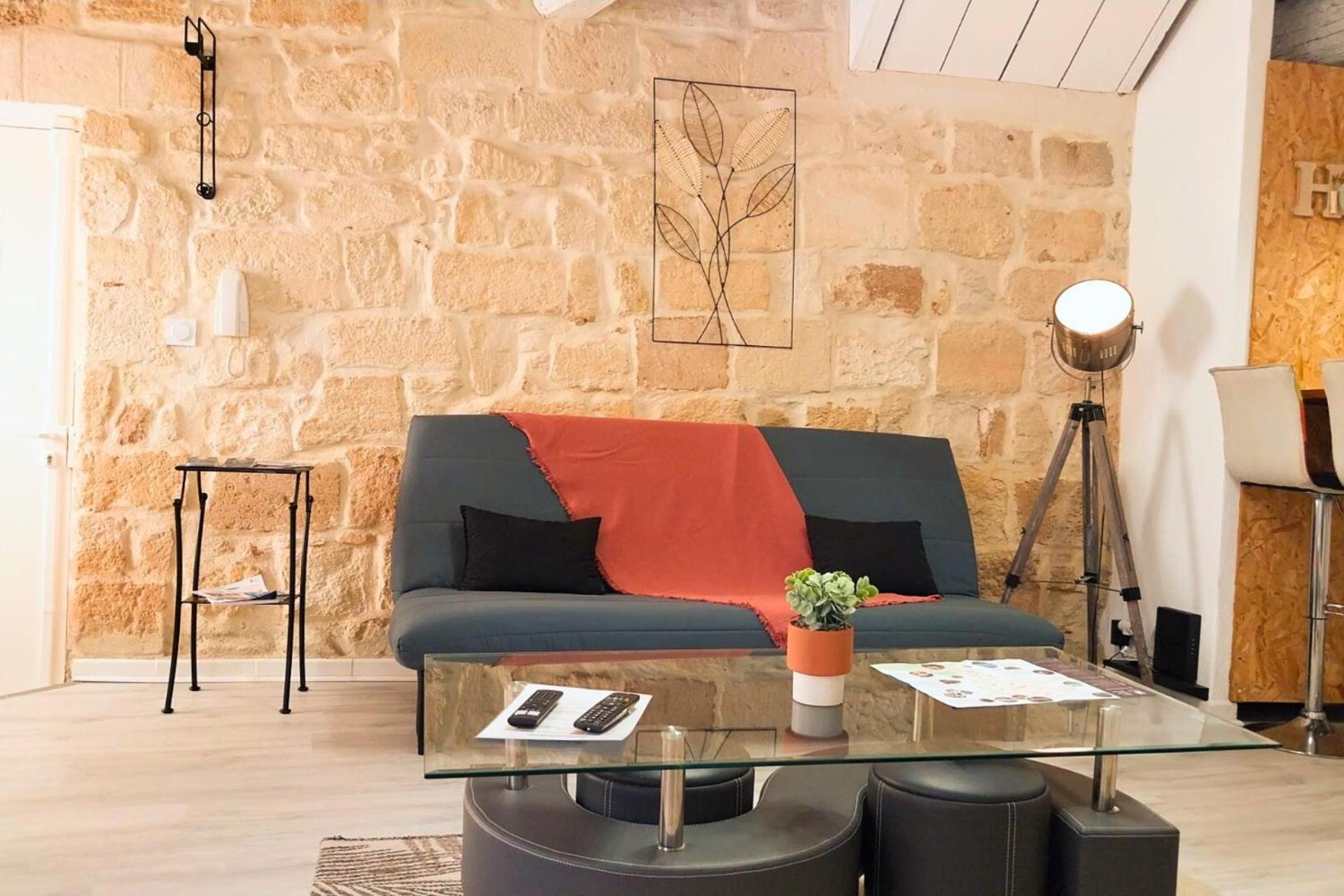 Immeuble 3 Apparts Centre Historique St Gilles Maisoncarreeconciergerie Saint-Gilles  Esterno foto