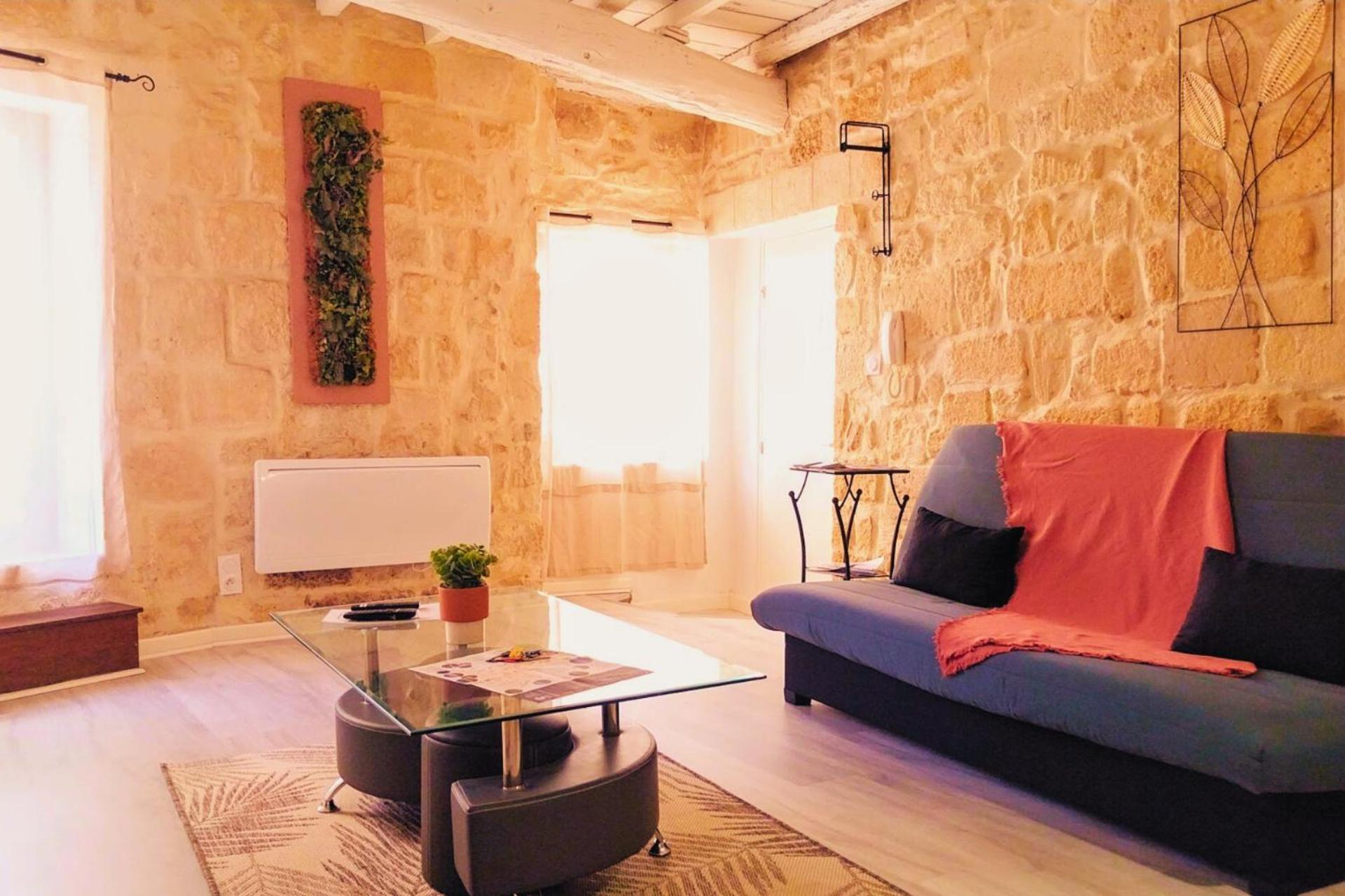 Immeuble 3 Apparts Centre Historique St Gilles Maisoncarreeconciergerie Saint-Gilles  Esterno foto