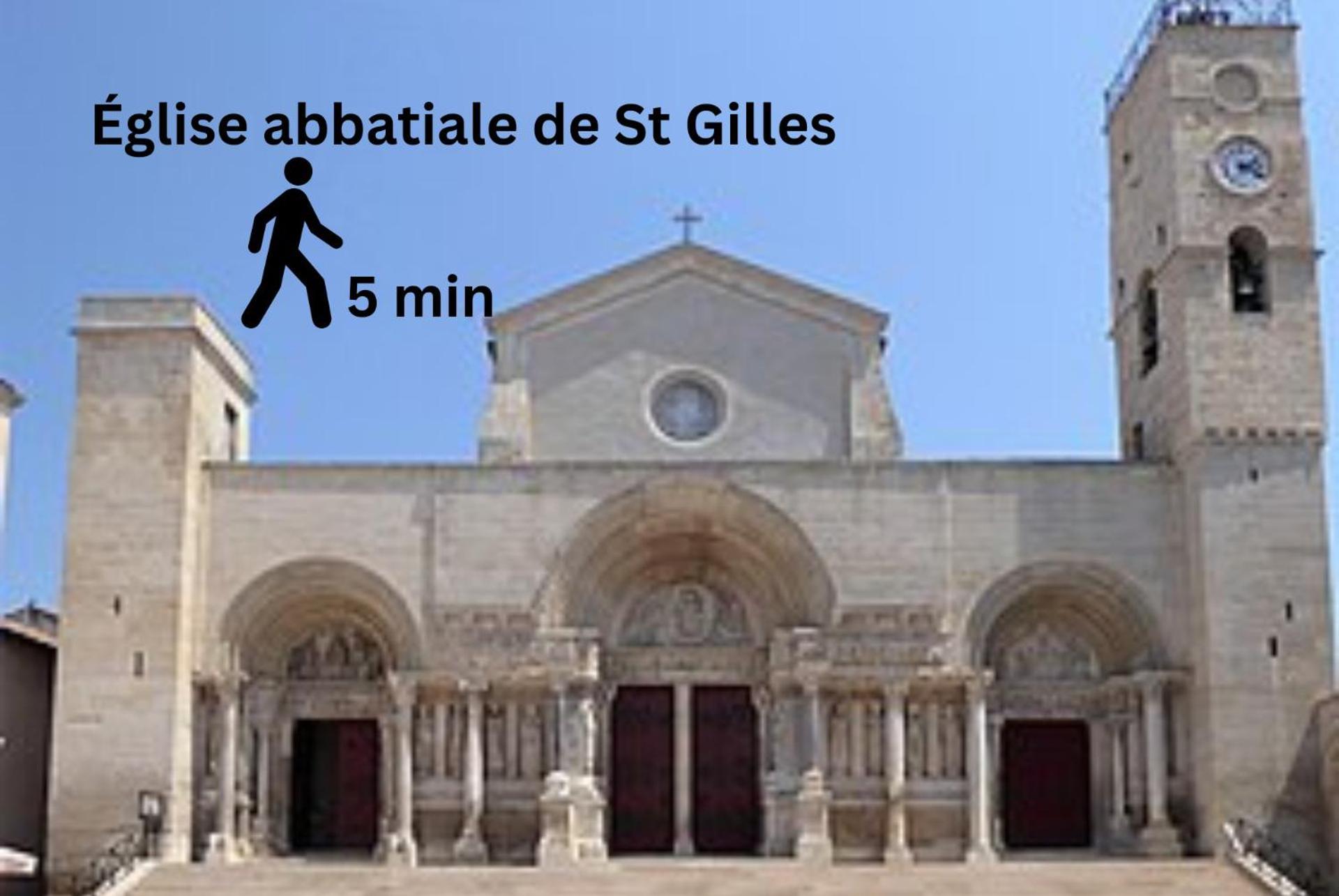 Immeuble 3 Apparts Centre Historique St Gilles Maisoncarreeconciergerie Saint-Gilles  Esterno foto